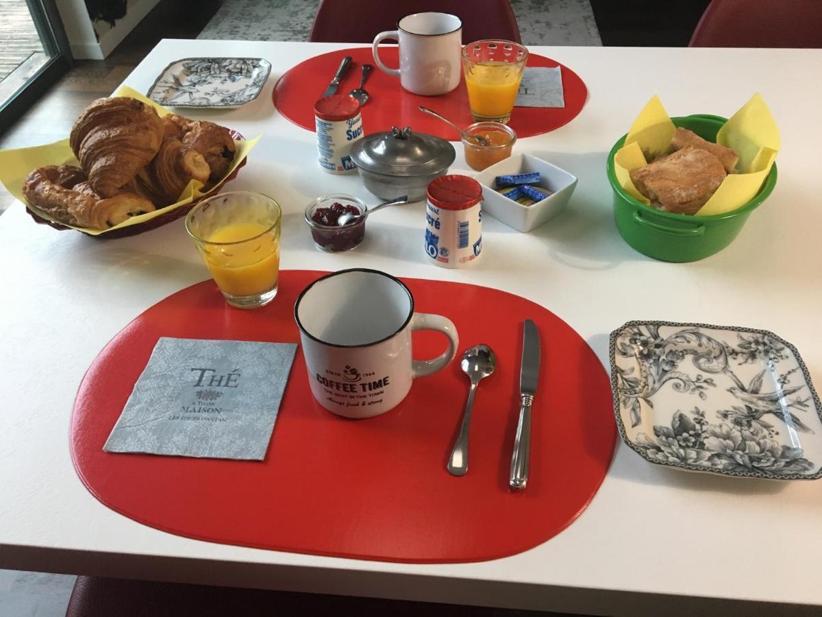 Chez Cathy Et Leo Bed & Breakfast Dinan Bagian luar foto