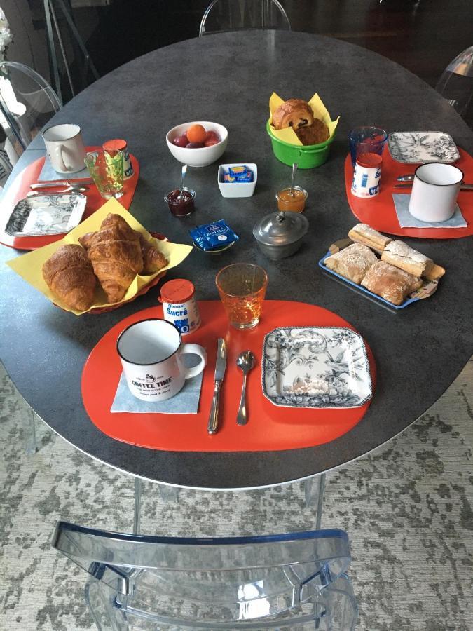 Chez Cathy Et Leo Bed & Breakfast Dinan Bagian luar foto